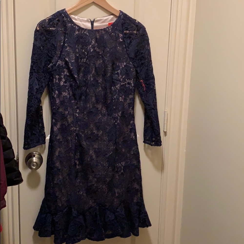 Gorgeous size 4 never worn lace dress